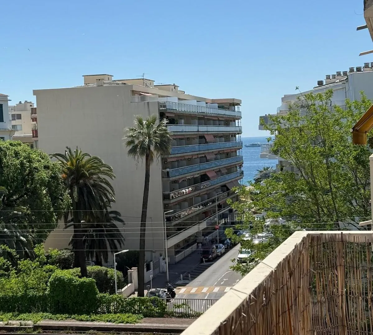 Le Prestigieux - Plage アンティーブ